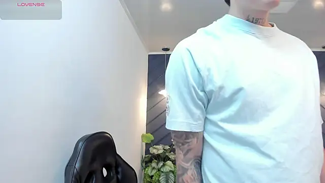 Yeiko Romero  online show from 3, 2, 2025