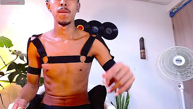 Snapshot of RyanRizzo chatting on 3, 12, 2024 RyanRizzo online show from 3, 12, 2024