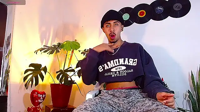 Snapshot of RyanRizzo chatting on 4, 12, 2024 RyanRizzo online show from 4, 12, 2024