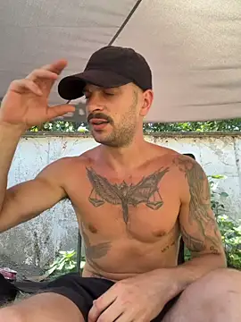 Snapshot of Greyoff chatting on 22, 6, 2026 Greyoff online show from 22, 6, 2026