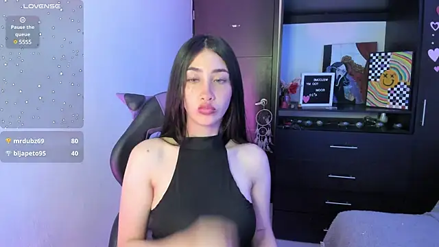 Emilytafur online show from 11, 1, 2025