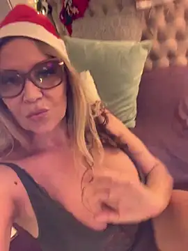 lolavalecuatro online show from 16, 12, 2024