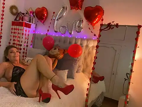 lolavalecuatro online show from 17, 2, 2025