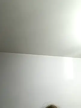 lolavalecuatro online show from 8, 4, 2026