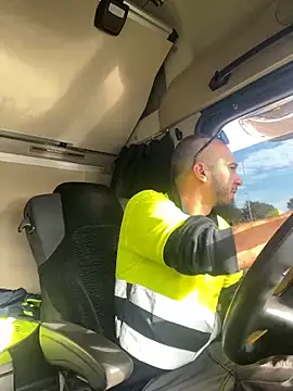 Snapshot of donnuozfutura chatting on 31, 12, 2024 donnuozfutura online show from 31, 12, 2024