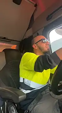 Snapshot of donnuozfutura chatting on 31, 12, 2024 donnuozfutura online show from 31, 12, 2024