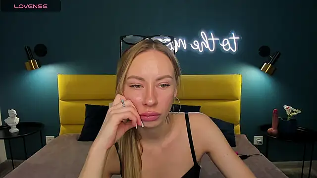 Snapshot of Diana_Garrett chatting on 11, 10, 2025 Diana Garrett online show from 11, 10, 2025