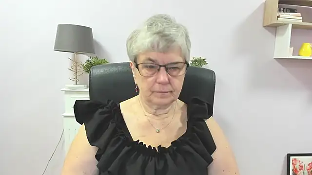 Snapshot of IrisDream chatting on 20, 7, 2026 IrisDream online show from 20, 7, 2026
