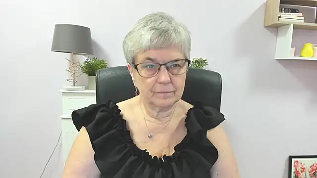 Snapshot of IrisDream chatting on 20, 7, 2026 IrisDream online show from 20, 7, 2026