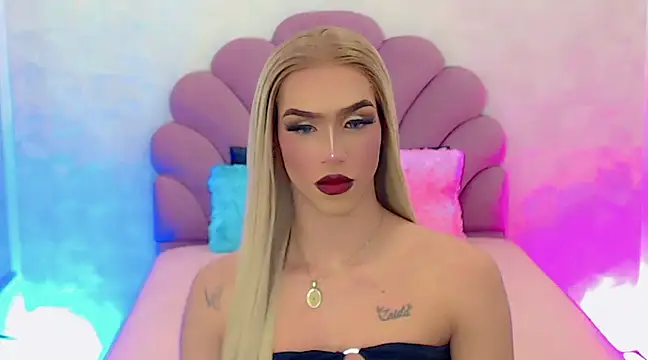 Snapshot of briana_sex32 chatting on 1, 2, 2025 briana sex32 online show from 1, 2, 2025