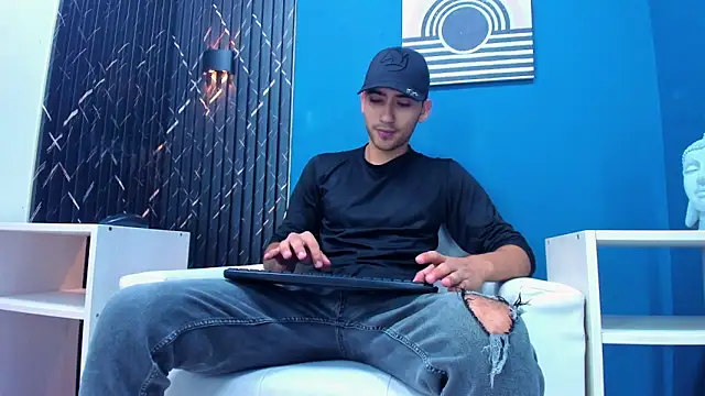 Snapshot of Liam_crox chatting on 7, 2, 2025 Liam crox online show from 7, 2, 2025