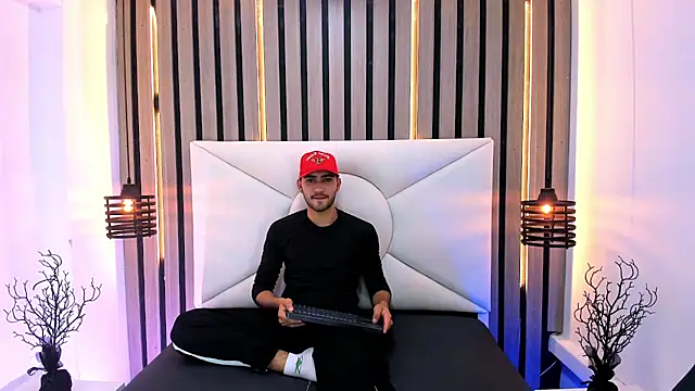 Snapshot of Liam_crox chatting on 13, 2, 2025 Liam crox online show from 13, 2, 2025