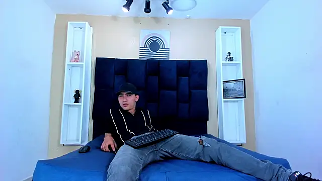 Snapshot of Liam_crox chatting on 15, 2, 2025 Liam crox online show from 15, 2, 2025