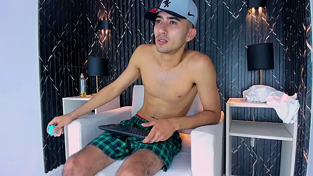 Snapshot of Liam_crox chatting on 24, 2, 2025 Liam crox online show from 24, 2, 2025