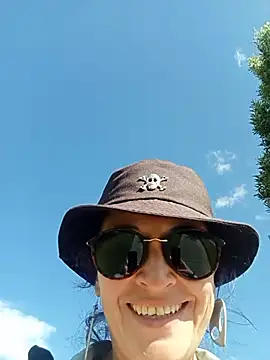 sophie banger online show from 2, 10, 2025