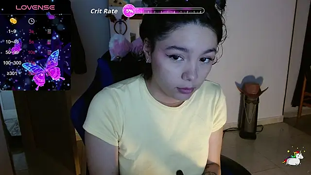 Snapshot of TRIXIE_TANG28 chatting on 2, 2, 2026 TRIXIE TANG28 online show from 2, 2, 2026