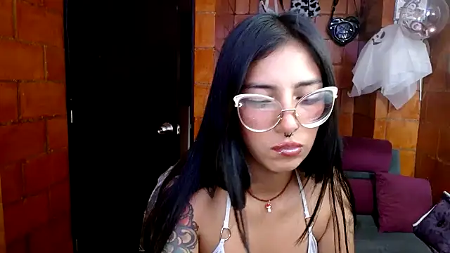 Snapshot of Raven__purple chatting on 27, 9, 2025 Raven purple online show from 27, 9, 2025