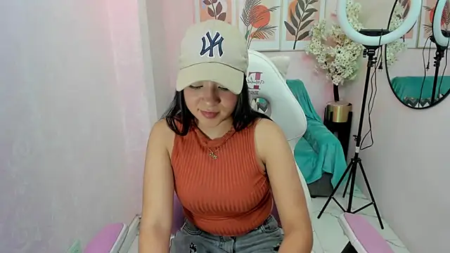 Snapshot of Zafiro_t18 chatting on 13, 12, 2024 Zafiro t18 online show from 13, 12, 2024