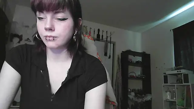 Snapshot of GoddessPinxx chatting on 1, 6, 2026 GoddessPinxx online show from 1, 6, 2026