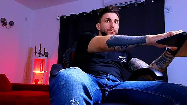 Snapshot of MightyAaron66 chatting on 10, 9, 2025 MightyAaron66 online show from 10, 9, 2025