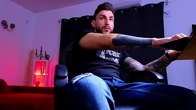 Snapshot of MightyAaron66 chatting on 25, 9, 2025 MightyAaron66 online show from 25, 9, 2025
