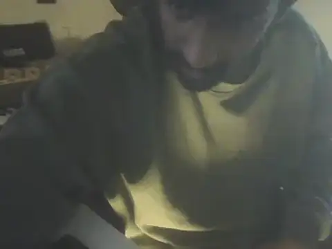 Snapshot of dominanthubby chatting on 4, 12, 2024 dominanthubby online show from 4, 12, 2024