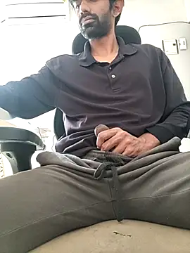 Snapshot of dominanthubby chatting on 31, 1, 2025 dominanthubby online show from 31, 1, 2025