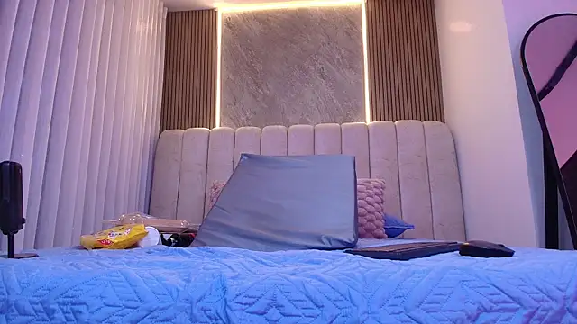 kata hazel online show from 18, 11, 2025