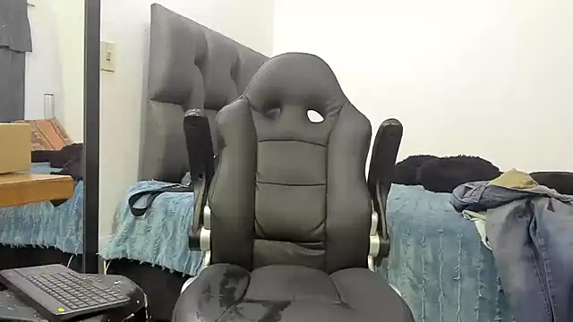 Snapshot of Lyon_vach chatting on 8, 12, 2024 Lyon vach online show from 8, 12, 2024