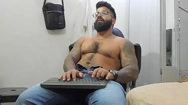 Snapshot of Lyon_vach chatting on 13, 1, 2025 Lyon vach online show from 13, 1, 2025