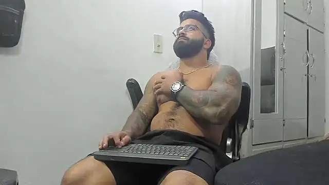Snapshot of Lyon_vach chatting on 5, 2, 2025 Lyon vach online show from 5, 2, 2025