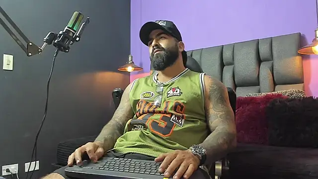 Snapshot of Lyon_vach chatting on 23, 9, 2025 Lyon vach online show from 23, 9, 2025