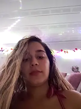 LaurenWelly  online show from 17, 2, 2025