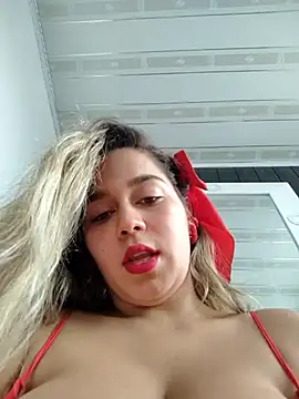 LaurenWelly  online show from 27, 2, 2025