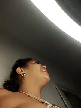 LaurenWelly  online show from 25, 9, 2025