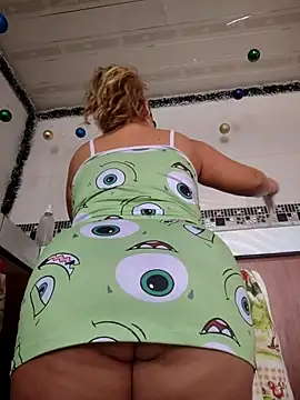 LaurenWelly  online show from 4, 12, 2025