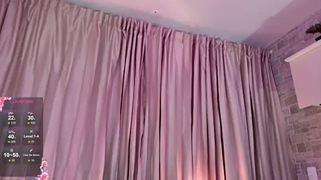 Snapshot of candyy_bella chatting on 28, 4, 2026 candyy bella online show from 28, 4, 2026
