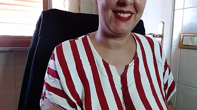 Snapshot of Foxlady2271 chatting on 27, 5, 2026 Foxlady2271 online show from 27, 5, 2026