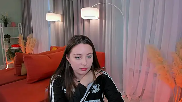 Snapshot of MoonLissa chatting on 2, 2, 2025 MoonLissa online show from 2, 2, 2025