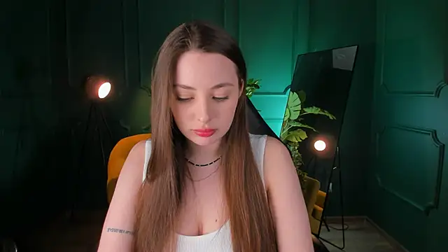 Snapshot of MoonLissa chatting on 6, 2, 2025 MoonLissa online show from 6, 2, 2025