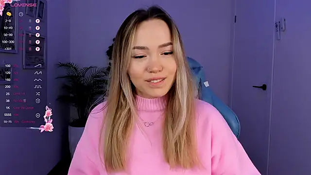 Snapshot of Evia_r0se chatting on 10, 12, 2024 Evia r0se online show from 10, 12, 2024