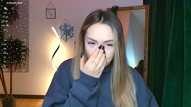 Snapshot of Evia_r0se chatting on 3, 1, 2025 Evia r0se online show from 3, 1, 2025