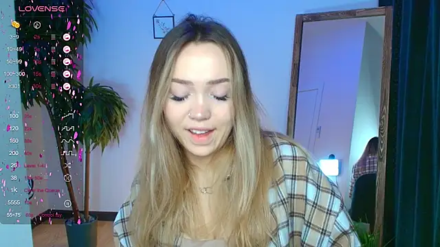 Snapshot of Evia_r0se chatting on 9, 1, 2025 Evia r0se online show from 9, 1, 2025