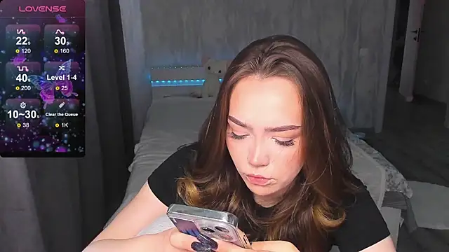 Snapshot of Evia_r0se chatting on 13, 6, 2026 Evia r0se online show from 13, 6, 2026