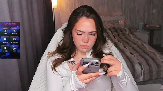 Snapshot of Evia_r0se chatting on 25, 6, 2026 Evia r0se online show from 25, 6, 2026