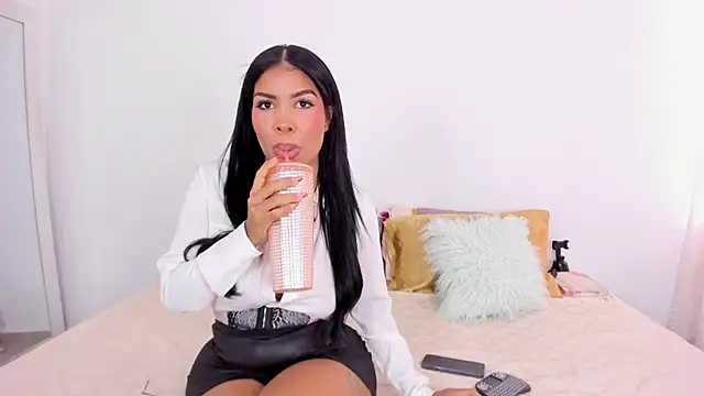 NickyBrown  online show from 8, 2, 2025