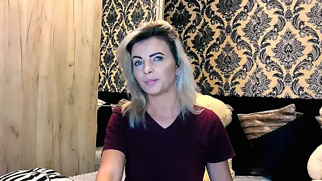 Aly girl1 online show from 18, 1, 2025