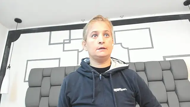 Jade squirtt online show from 13, 10, 2025