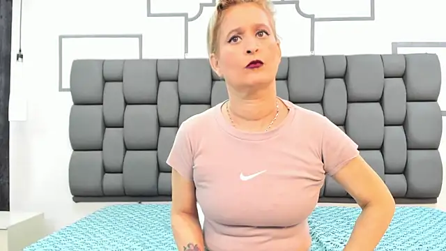 Jade squirtt online show from 17, 10, 2025