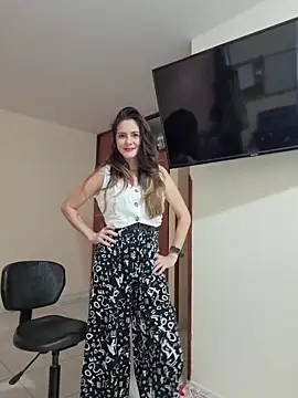 Snapshot of Hanny_24 chatting on 4, 2, 2026 Hanny 24 online show from 4, 2, 2026